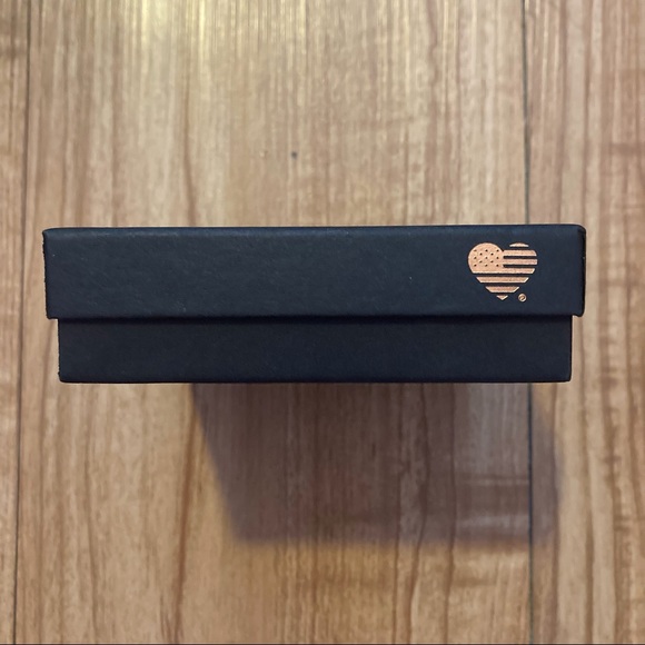 Alex and Ani Four Leaf Clover Bracelet NWT - Picture 8 of 8